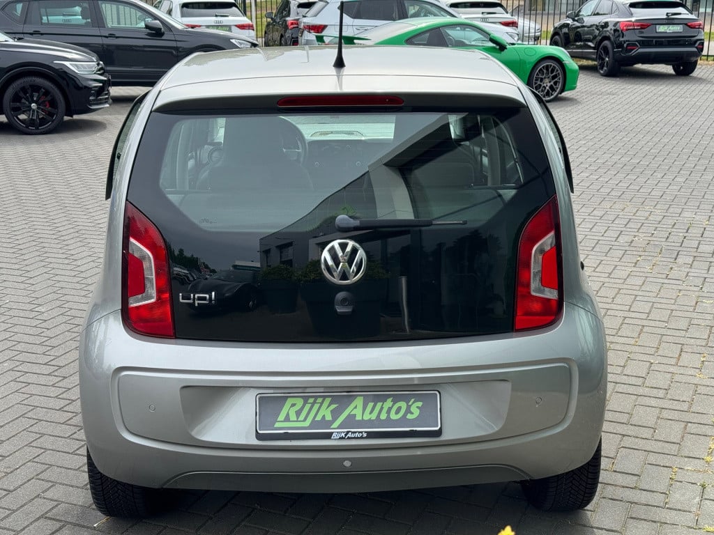 Volkswagen UP! 1.0 move up! bluemotion * airco * pdc * 5 deurs