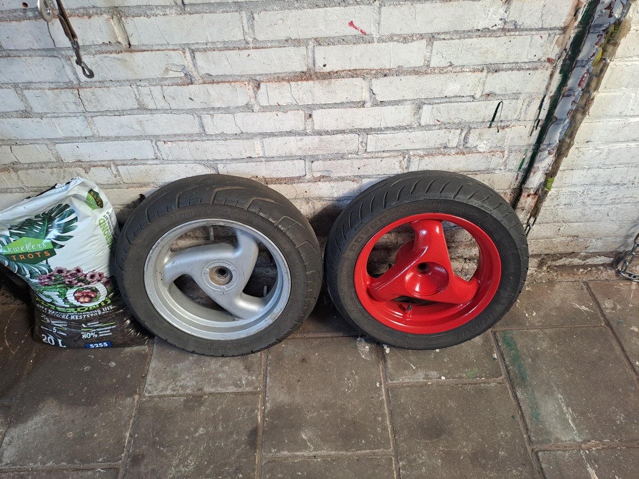 Te koop onderdelen en opvoer spul peugeot vivacity