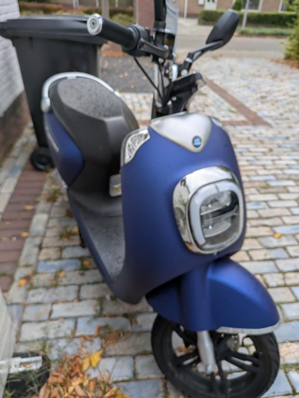 Mooie Nipponia volty bromscooter