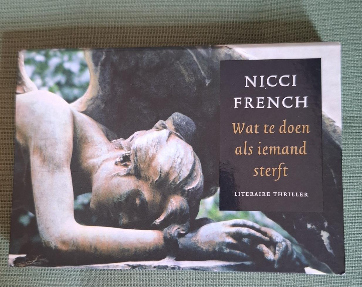 Wat te doen als iemand sterft, door Nicci French. Dwarsligger, NIEUW!