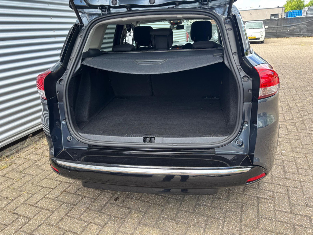 Renault Clio estate 1.2 16v
