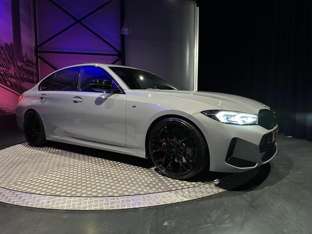BMW 3-serie 330i m-sport *competitionstoelen*schuifdak*m-sport pro*