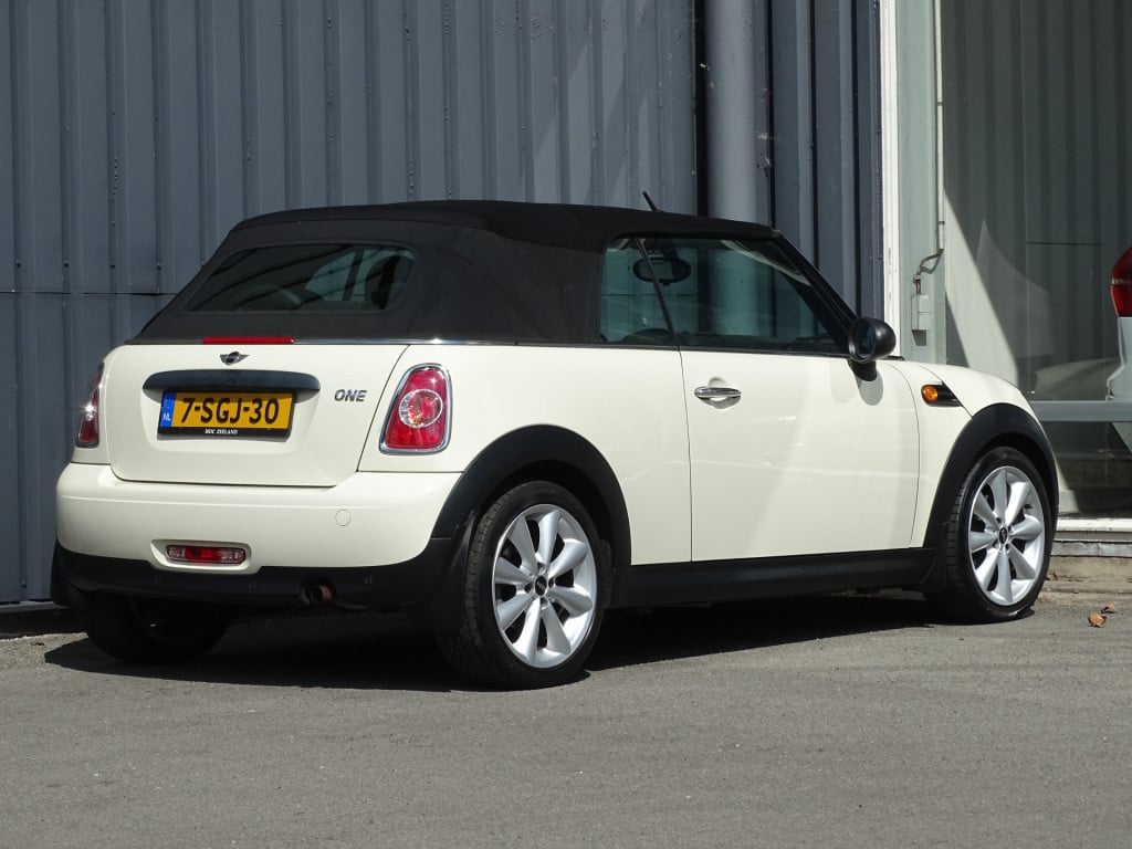 Mini One Cabrio mini 1.6 pepper | navi | stoelverwarming