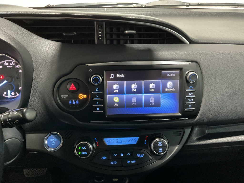 Toyota Yaris 1.5 hyb. aspiration | navi | keyless | camera |