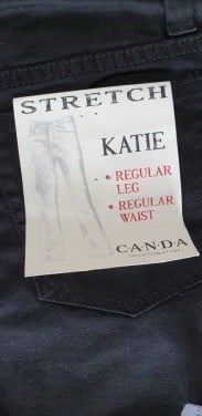 Nieuwe SPIJKERBROEK, merk “Katie”