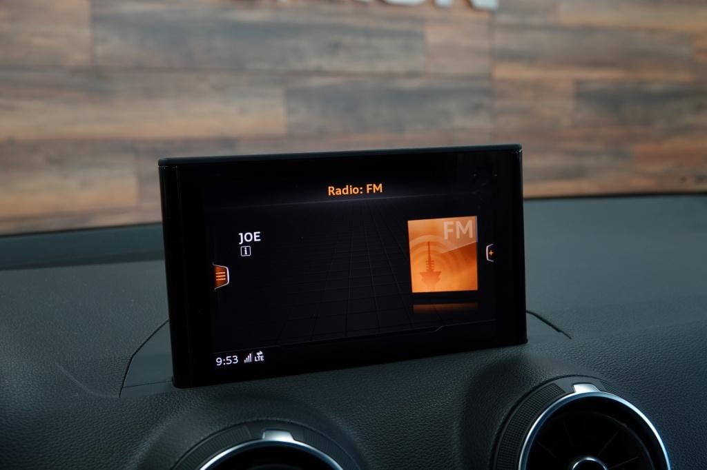 Audi Q2 1.0 tfsi sport | pdc | 19" | leder | stoelverw. |