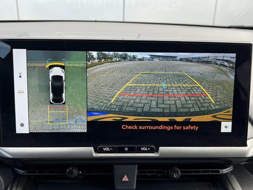 Toyota C-hr 1.8 hybr 140 first