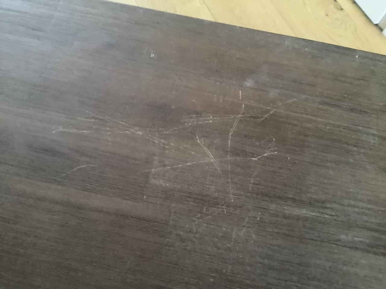 Tv meubel 120cm breed, 54cm diep, 50cm hoog. Met 2 lades en open vak.