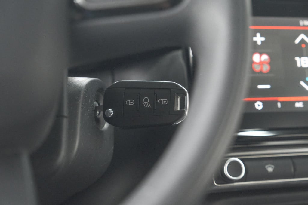 Citroen C3 puretech 110 eat6 max | apple carplay | parkeersensoren | climat