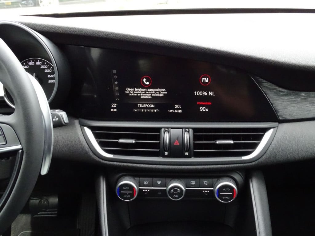 Alfa Romeo Giulia 2.0t b-tech stoel-&stuurwielverwarming | android auto | 1