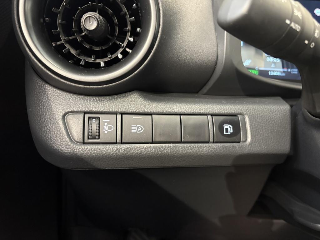 Toyota C-hr 1.8 hybrid 140 dyn