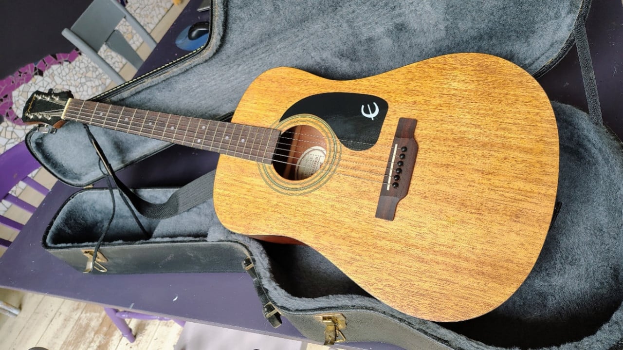 Epiphone gitaar in zeer goede staat met koffer