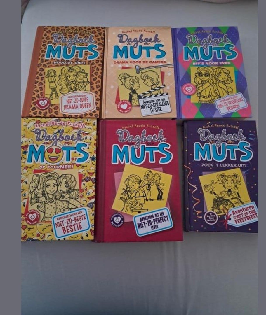 Verschillende boeken van dagboek van een muts