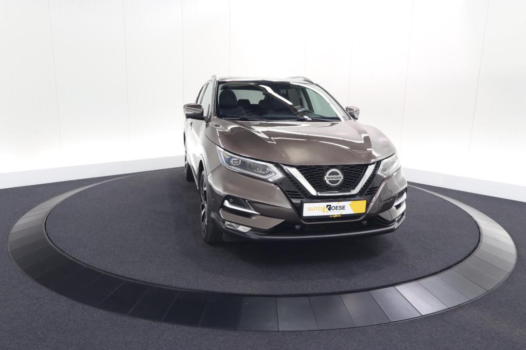 Nissan Qashqai 1.3 dig-t tekna | trekhaak | panoramadak | adaptieve cruise 