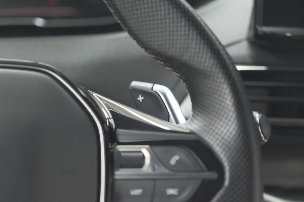 Peugeot 5008 puretech 130 eat8 gt black pack | elektrische kofferklep | cam