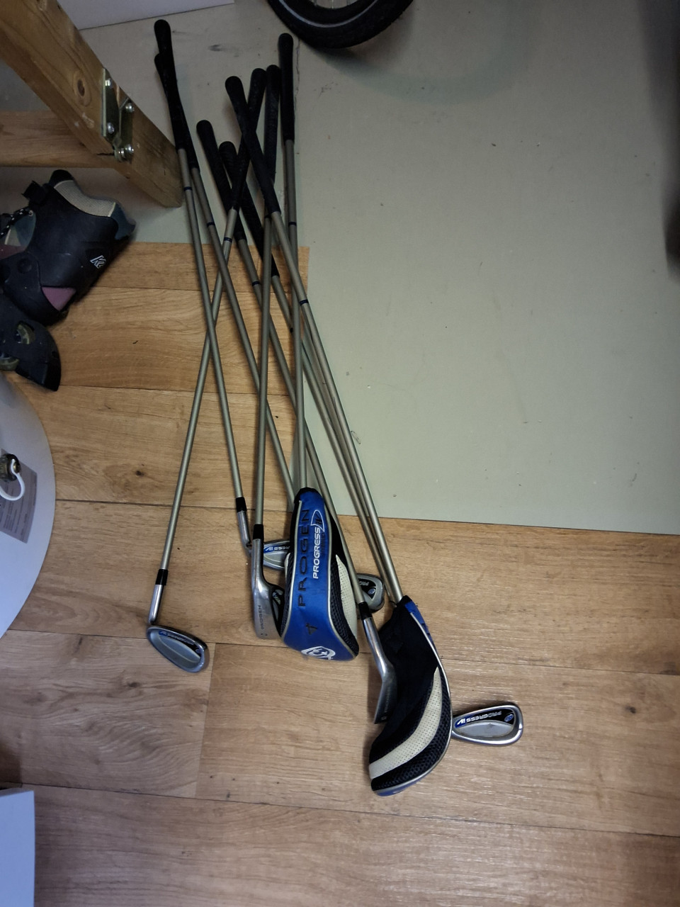 Golf clubs