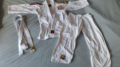 Judopak sportschool geelhoed maat 140