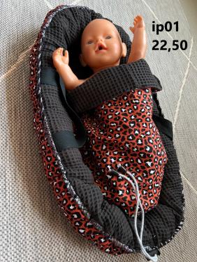 Poppenkleertjes baby born. Omkeerbaar babynestje . Opbrengst KiKa.