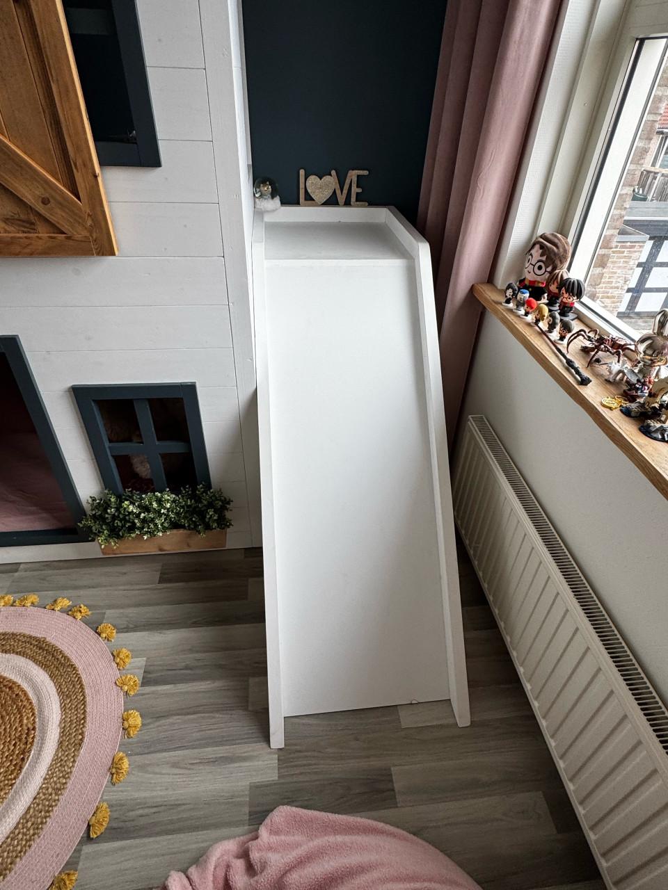Uniek speelbed / huisjesbed met glijbaan, trap & lades