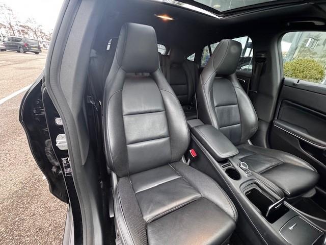 Mercedes-Benz Cla shooting brake 200 d business solution amg l panoramadak 