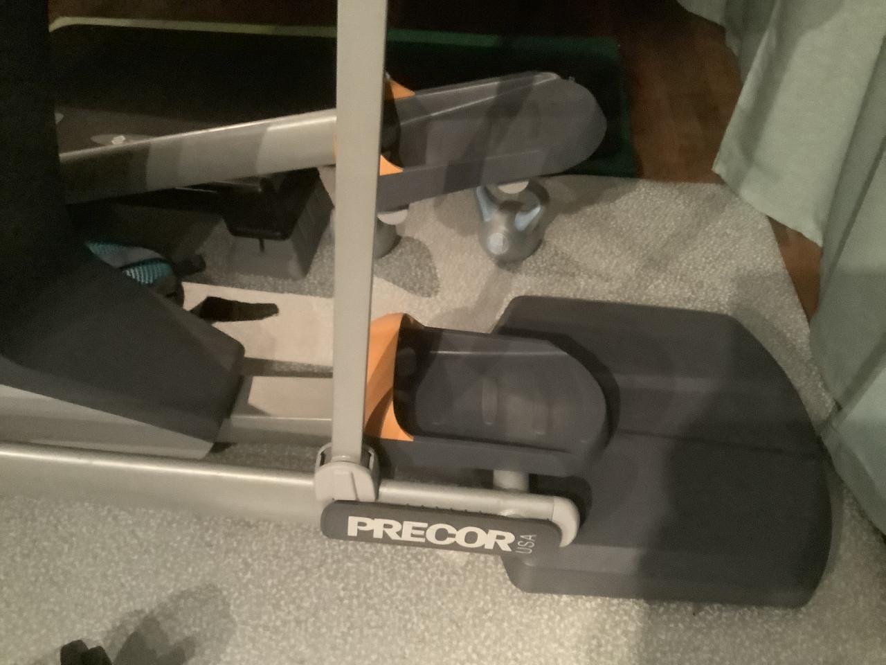 Precor 100i AMT Crosstrainer