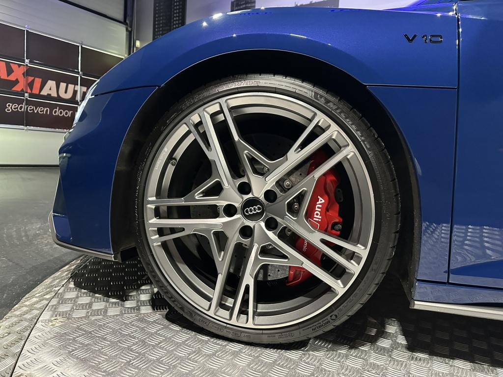 Audi R8 5.2 performance quattro 620pk *btw*b&o*keramisch*bucket seats*carbo