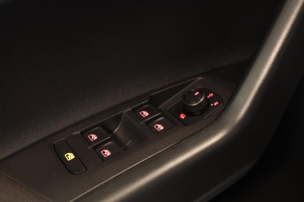 Volkswagen Polo 1.0 tsi comfortline business nl auto, carplay, pdc v+a, cam