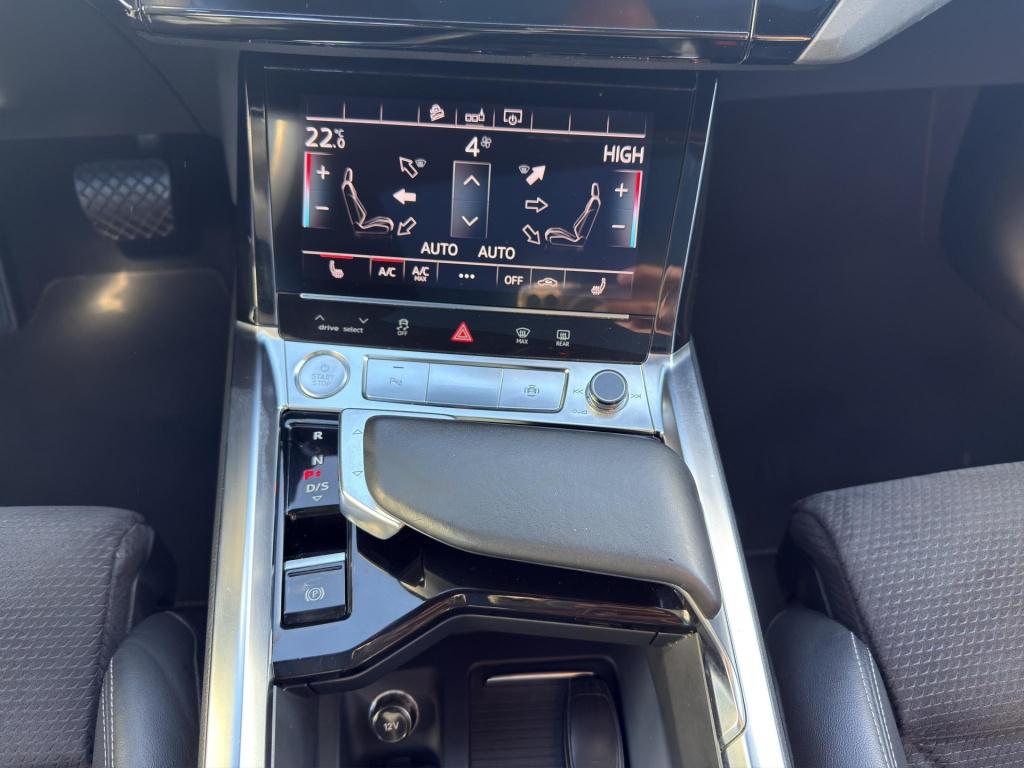 Audi E-tron e-tron 50 quattro launch edition black | pano | s-line | 22"| g