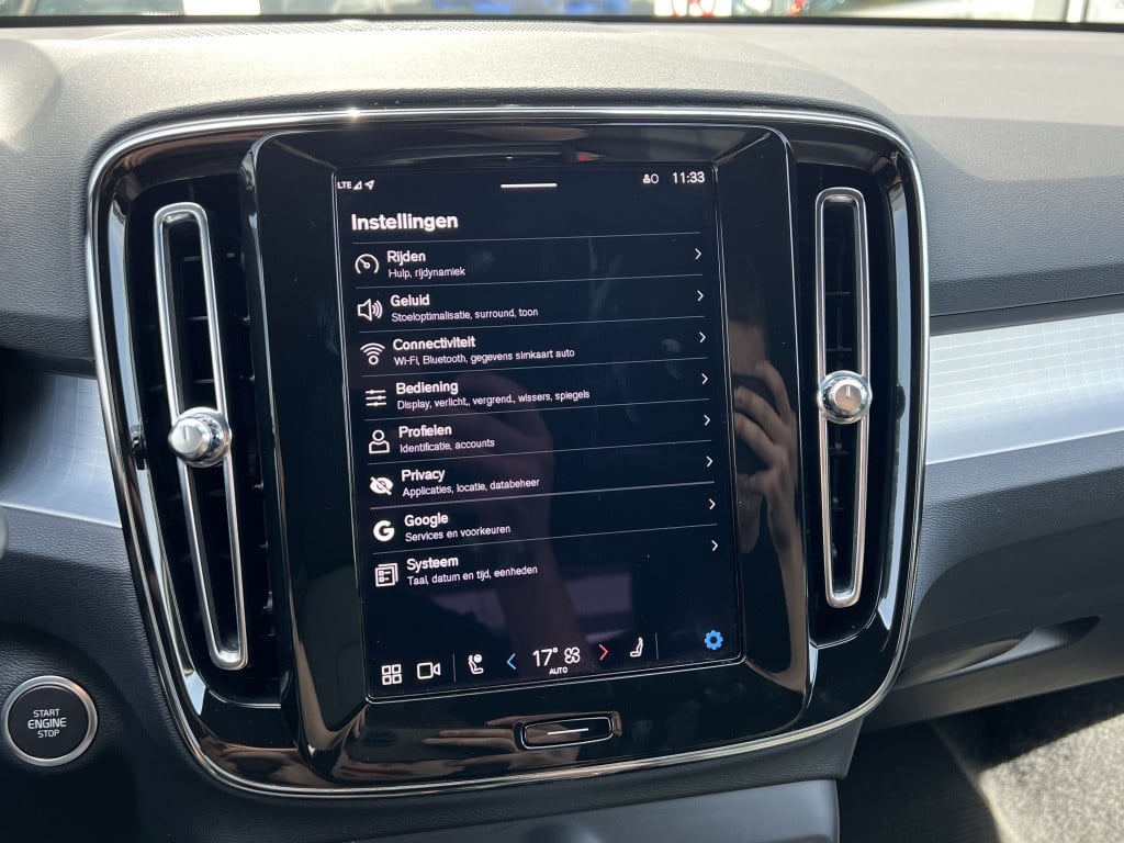 Volvo XC40 b4 197pk plus dark| adap.cruise| trekhaak|camera| googlemaps| el