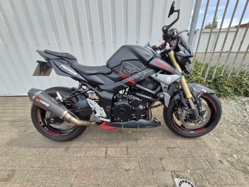 Suzuki GSR750 Freegun edition uit 2014