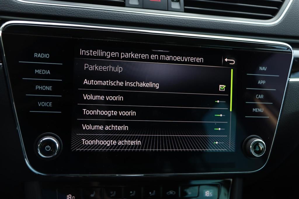 Skoda Superb combi 1.4 tsi iv laurin & klement 218pk dsg6 | soh 96,9% |