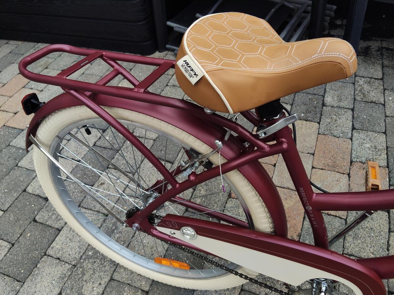 Te koop z.g.a.n. 26 inch meisjes/dames fiets