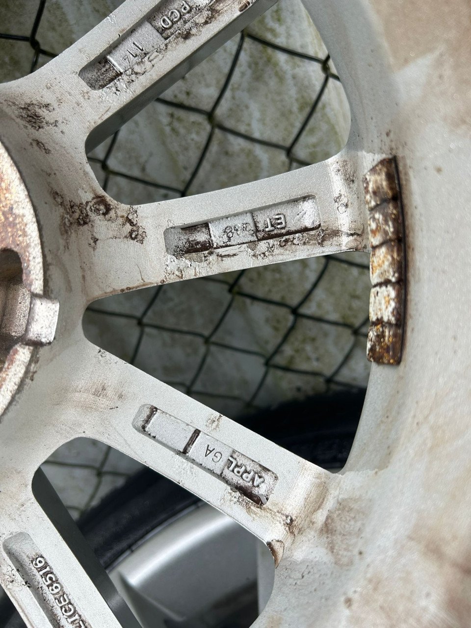 LT WHEELS LICHT METALEN VELGEN MET BANDEN