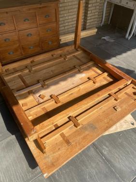 Massieve teak tafel 160x160 – klusproject  gratis af te halen