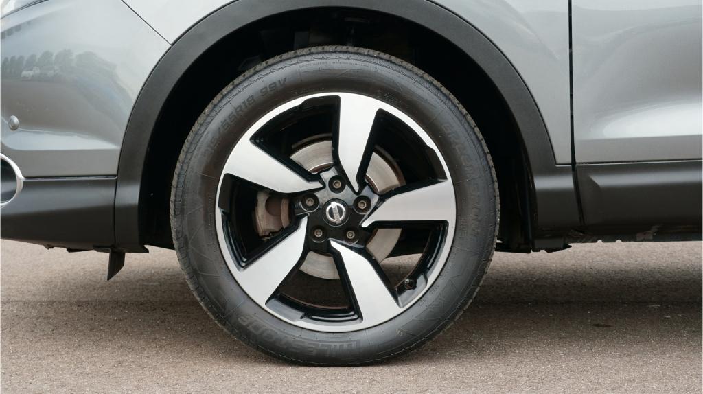 Nissan Qashqai 1.2 n-connecta rijklaar incl garantie