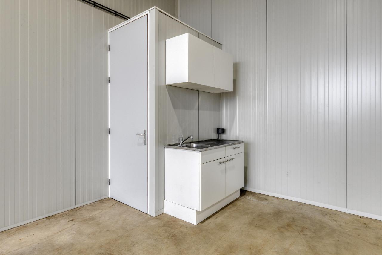 Keurige bedrijfsruimte te huur aan Kleverskerkseweg 57F te Middelburg!