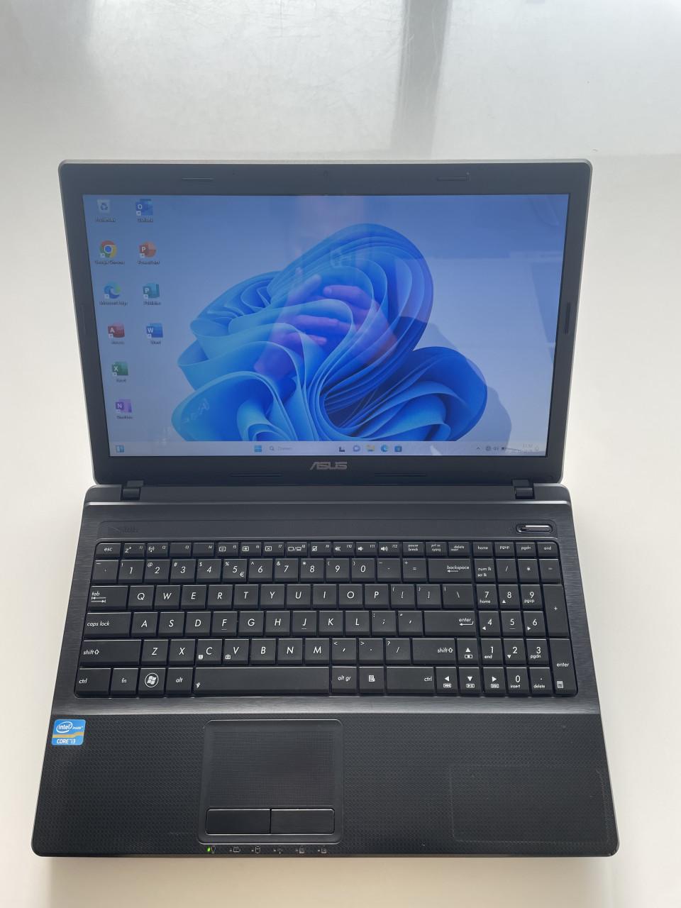 Asus 15.6 inch / met Windowd 11 ssd en office pakket