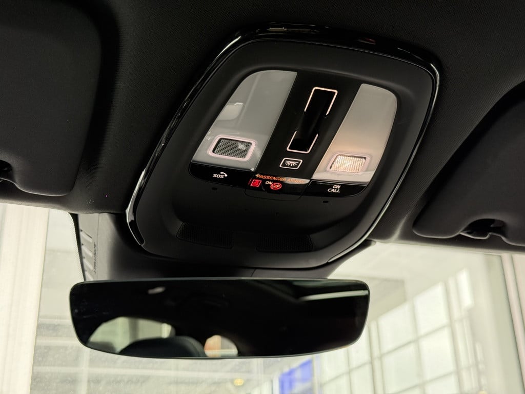 Volvo XC60 t6 340pk recharge r-design| panodak| adap.cruise| 360camera| tre