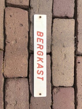 Naamplaatje Bergkast.