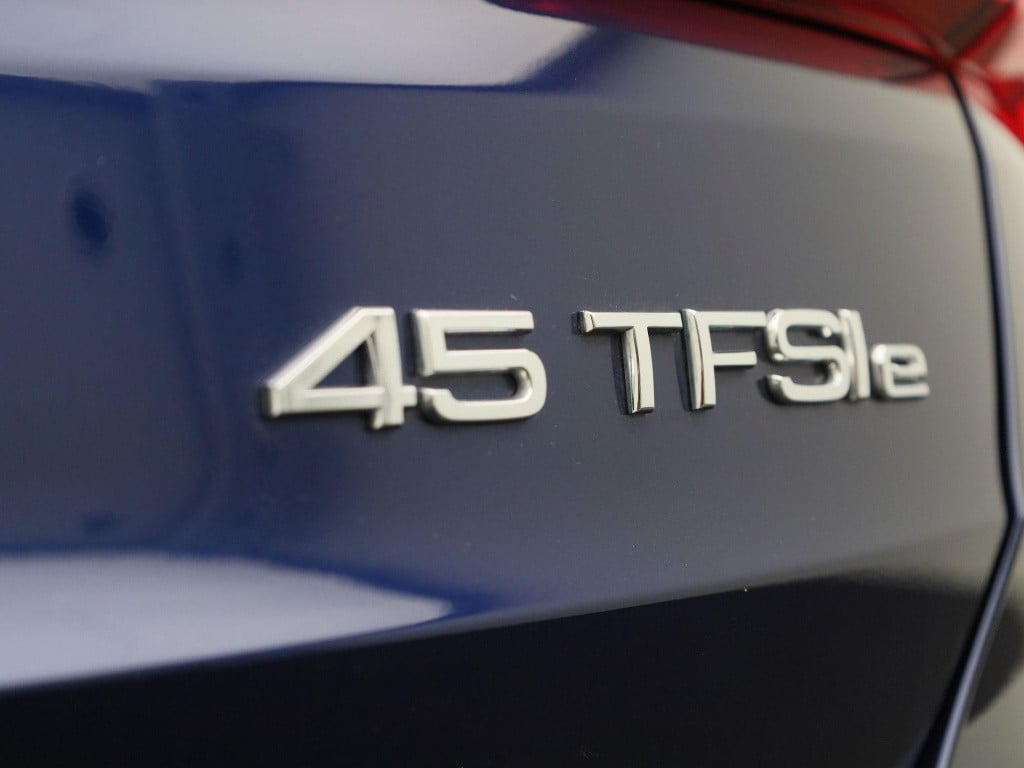 Audi Q3 45 tfsi e s tronic | automaat | lmv | parkeer sensoren | virtual co