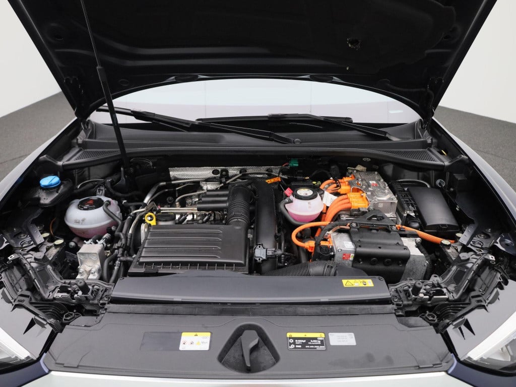 Audi Q3 45 tfsi e s tronic | automaat | lmv | parkeer sensoren | virtual co