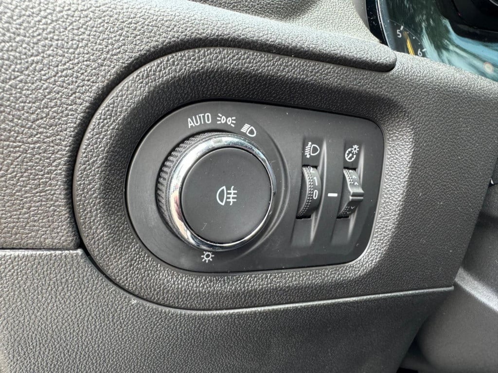 Opel Grandland X 1.2 turbo bus. ex.