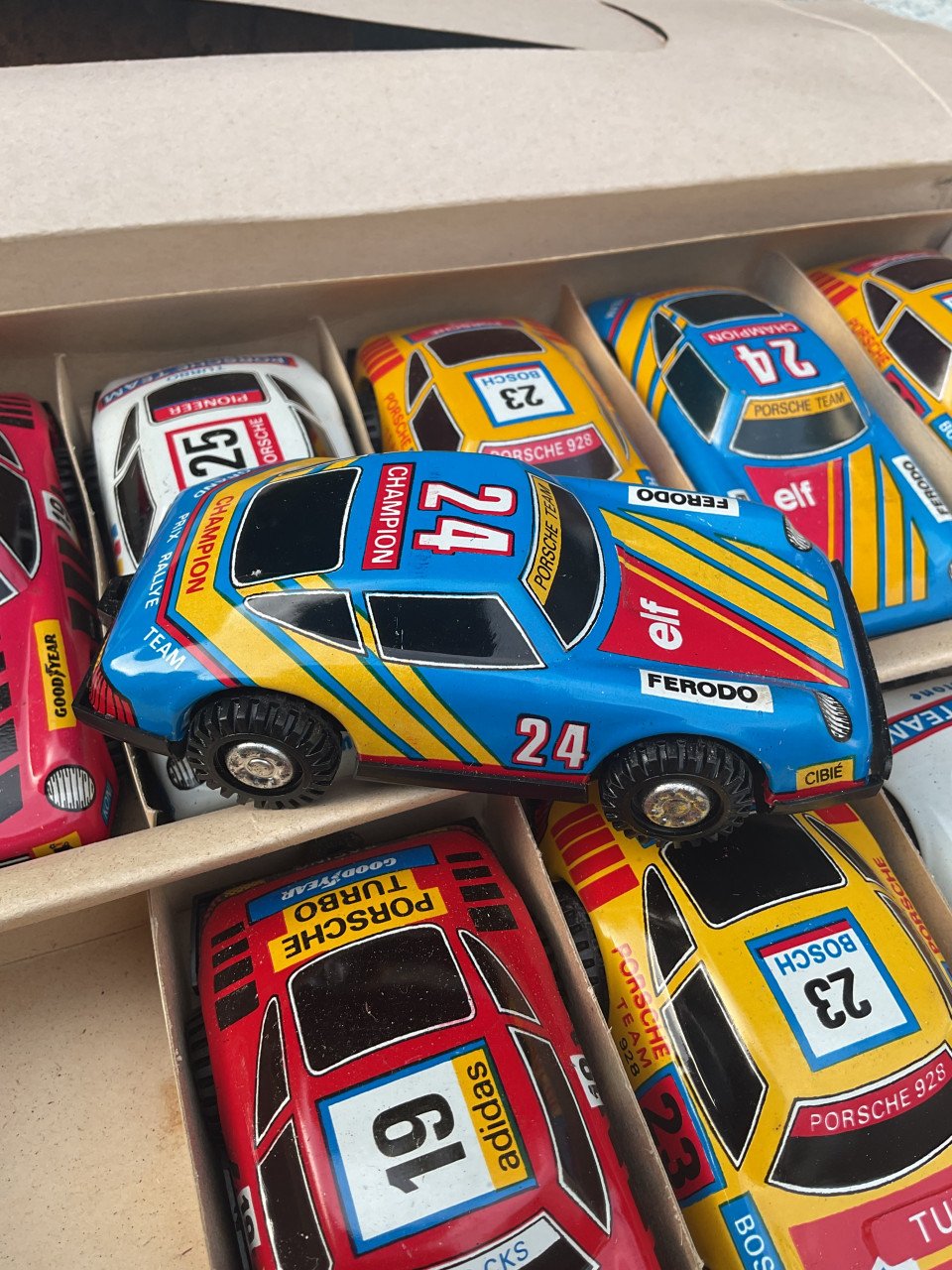 Vintage Porsches nieuw in doos ! ( 12 st. )