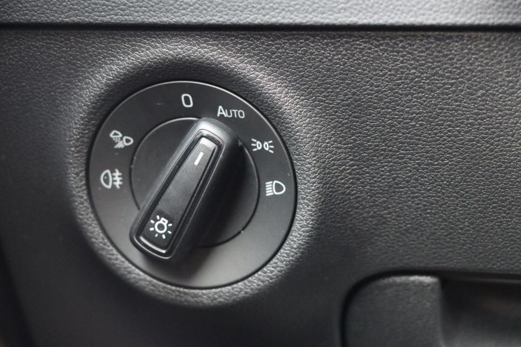 Skoda Karoq 1.5 tsi sportline 150pk dsg7 voor+achterbankverwarming | stuurv