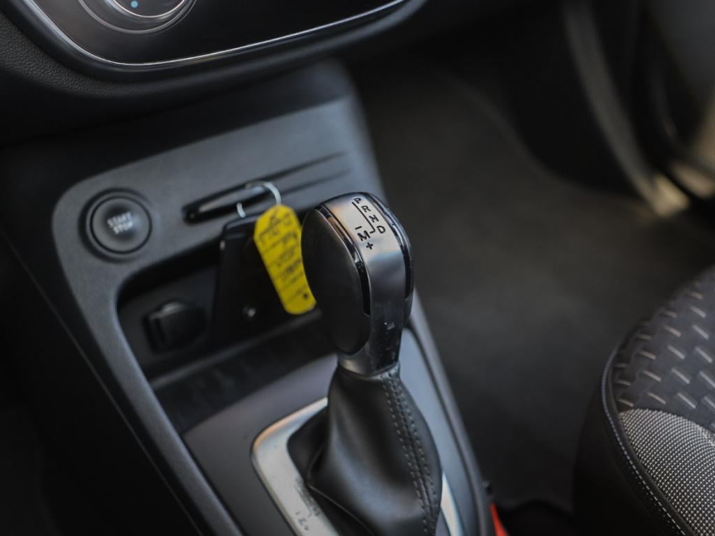Renault Captur 1.3 tce 150pk intens automaat | panoramadak | trekhaak | nav