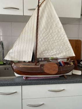 Handgemaakt model boot