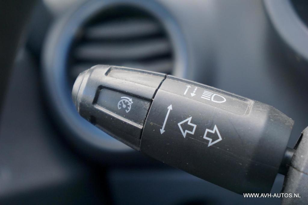 Opel Corsa 1.0-12v essentia