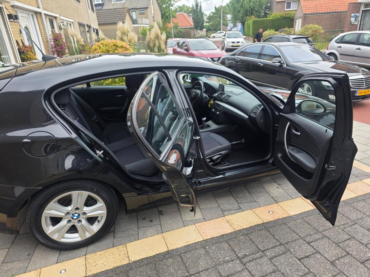 Tekoop zeer mooie Bmw 1SERIE 116i 2.0i Business Line