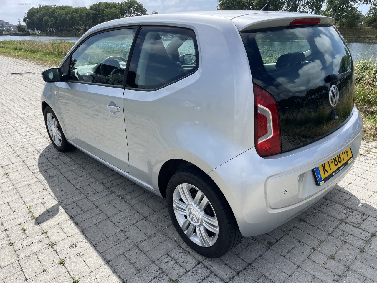 Volkswagen up 1.0 take up