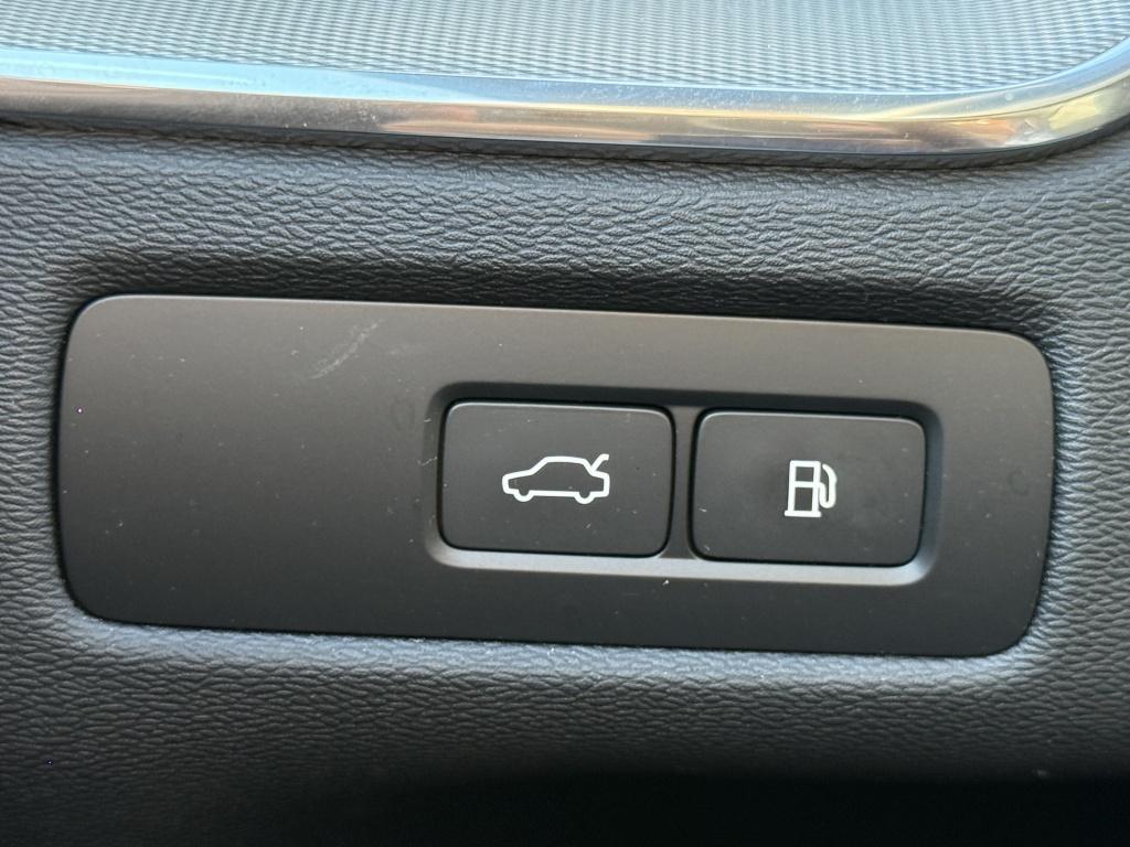 Volvo XC60 t8 455pk recharge ultra black edition| full options! luchtvering